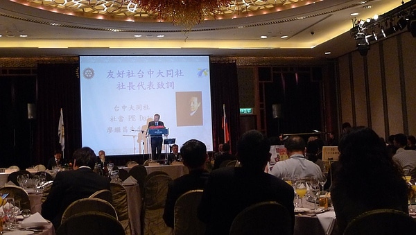 魔術表演_大都會扶輪社01