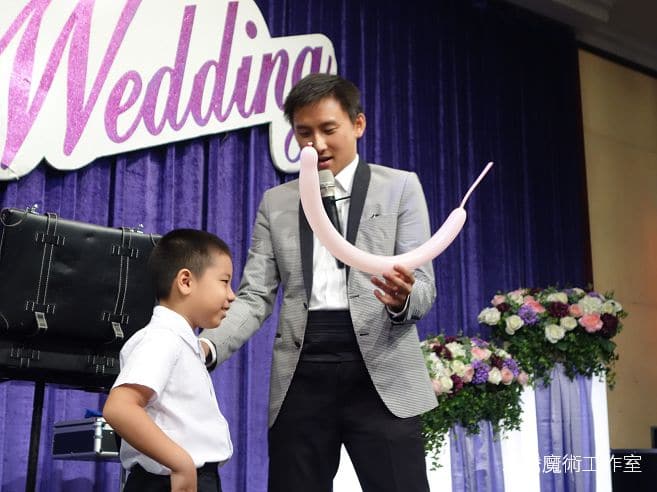 婚禮魔術表演有趣的氣球脫口秀