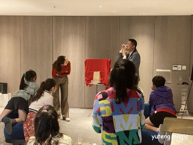 活動表演推薦-大家等待找牌結果