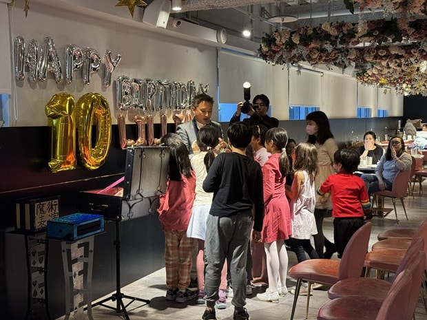 魔術表演秀-互動魔術 魔術表演秀-互動魔術